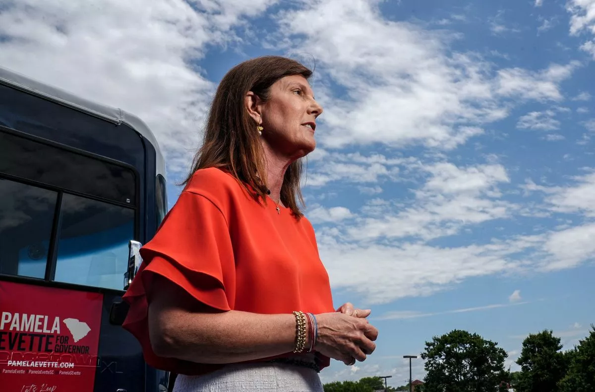 South Carolina Governor Market Favors Pamela Evette